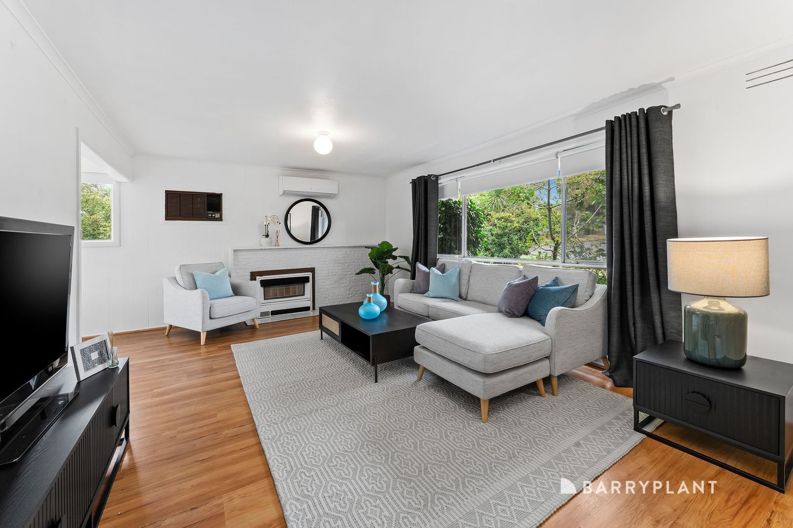 2 Mingana Road, Wantirna South, VIC 3152 - Thumbnail 2 - 05/03/2026