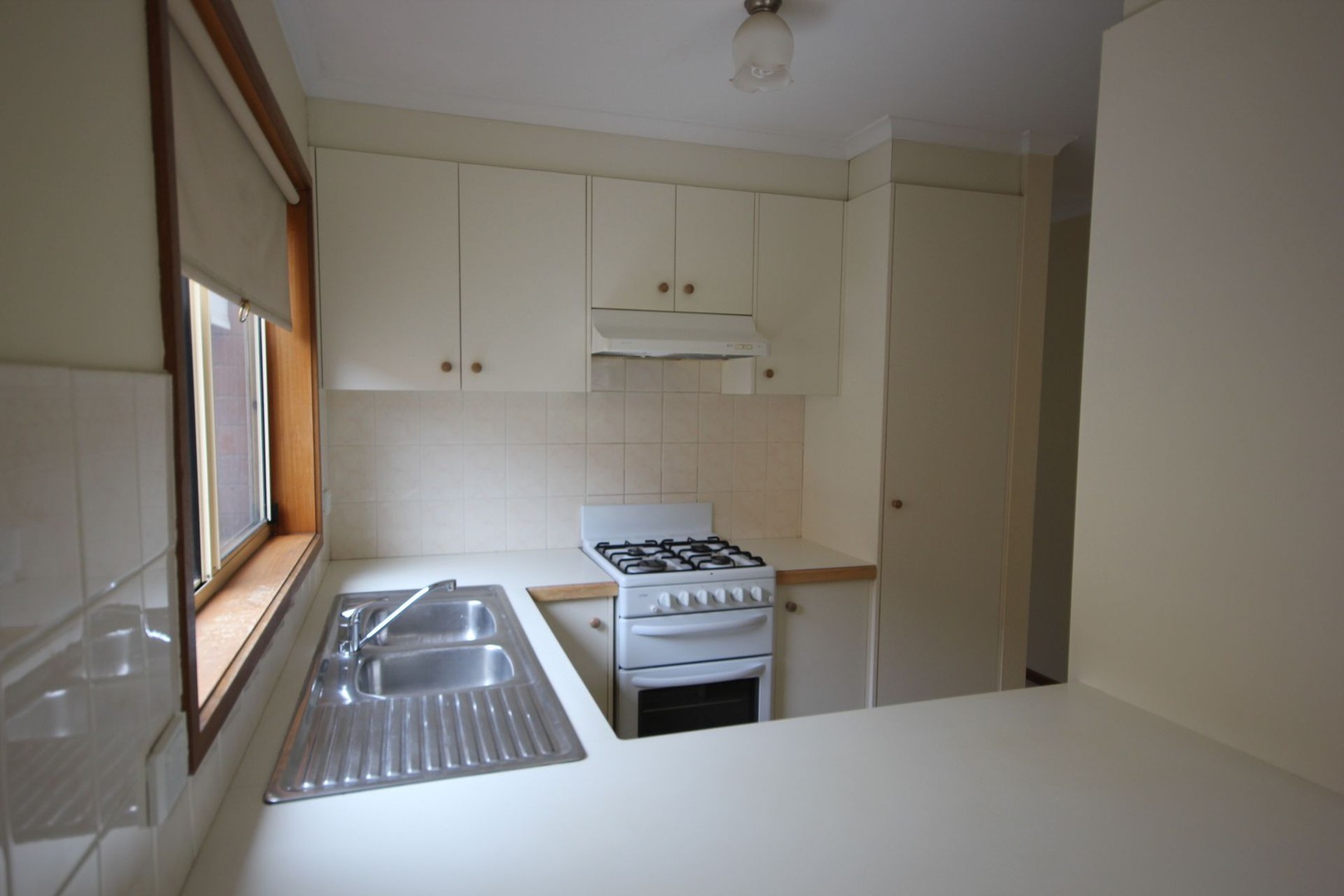 2 Molesworth Dr, Highton, VIC 3216, Highton - Thumbnail 2