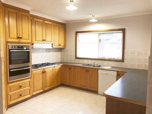 2 Mollineux Way, Roxburgh Park, VIC 3064, Roxburgh Park - Thumbnail 2