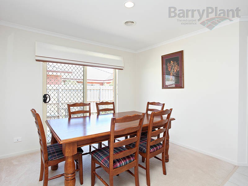 2 Montrose Court, Point Cook, VIC 3030, Point Cook - Thumbnail 3