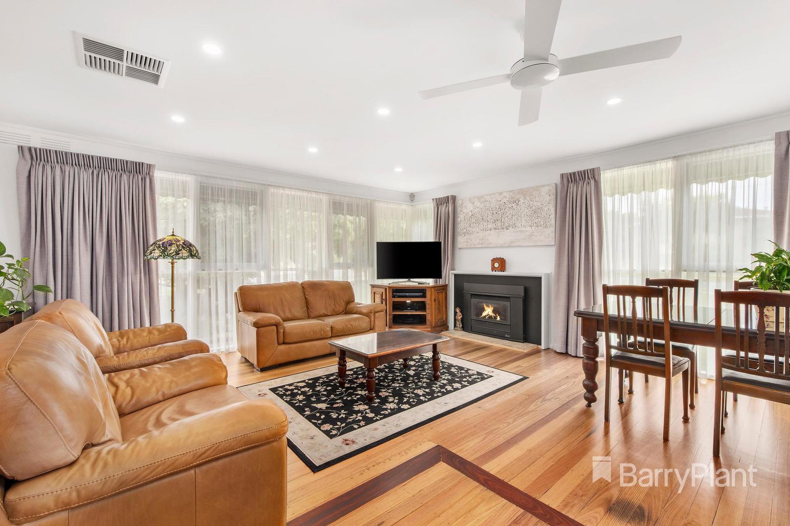 2 Moreton Crescent, Bundoora, VIC 3083 - Thumbnail 2 - 05/02/2022