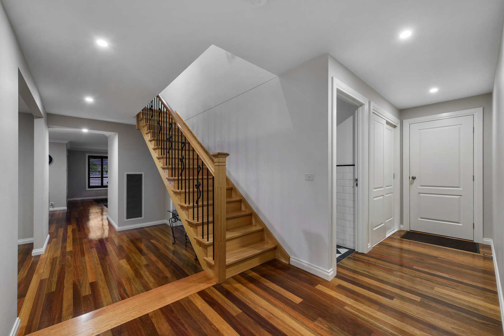 2 Mossbury Court, Taylors Hill, VIC 3037, Taylors Hill - Thumbnail 2