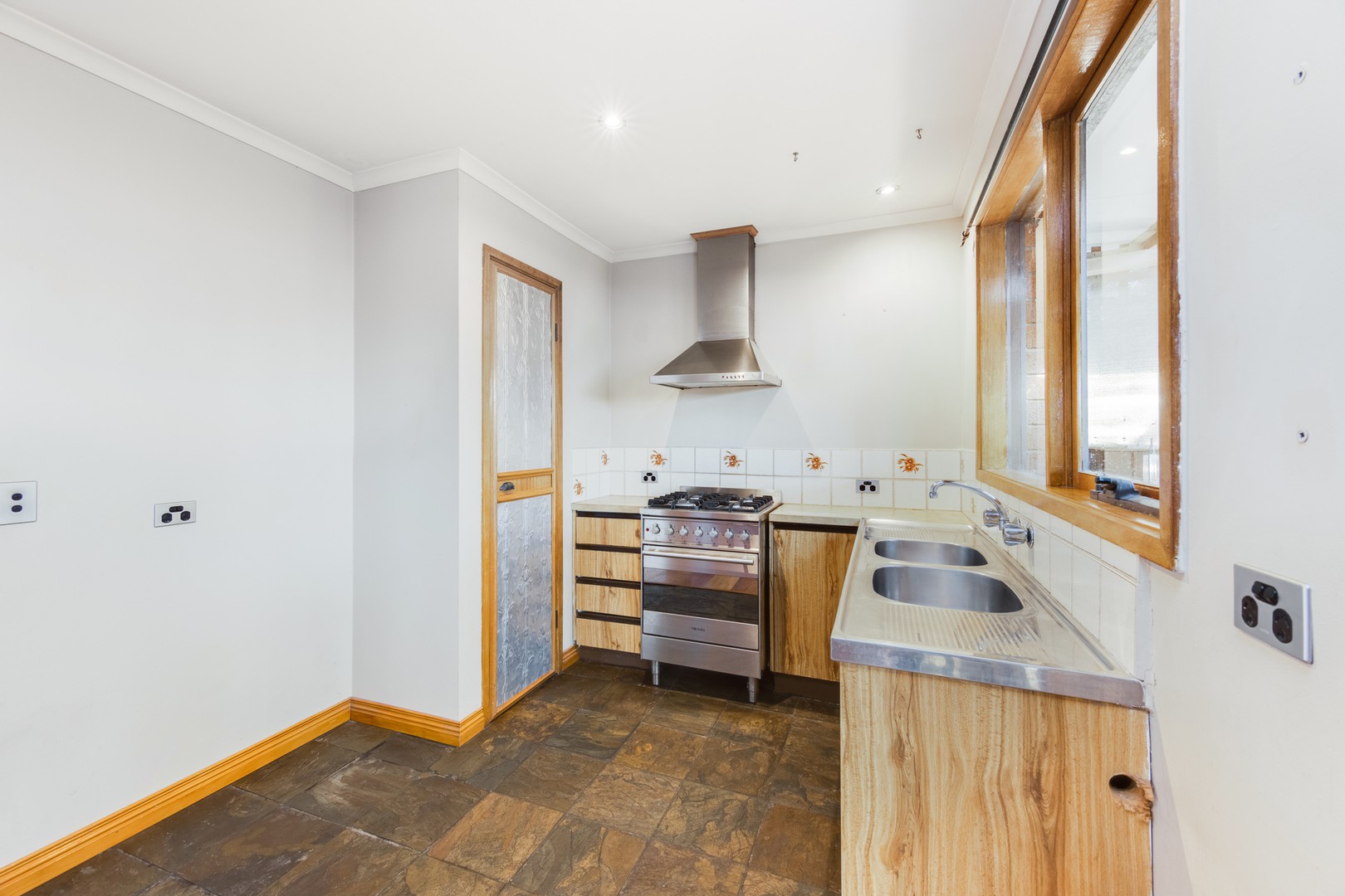 2 Moyston Grove, Corio, VIC 3214, Corio - Thumbnail 3