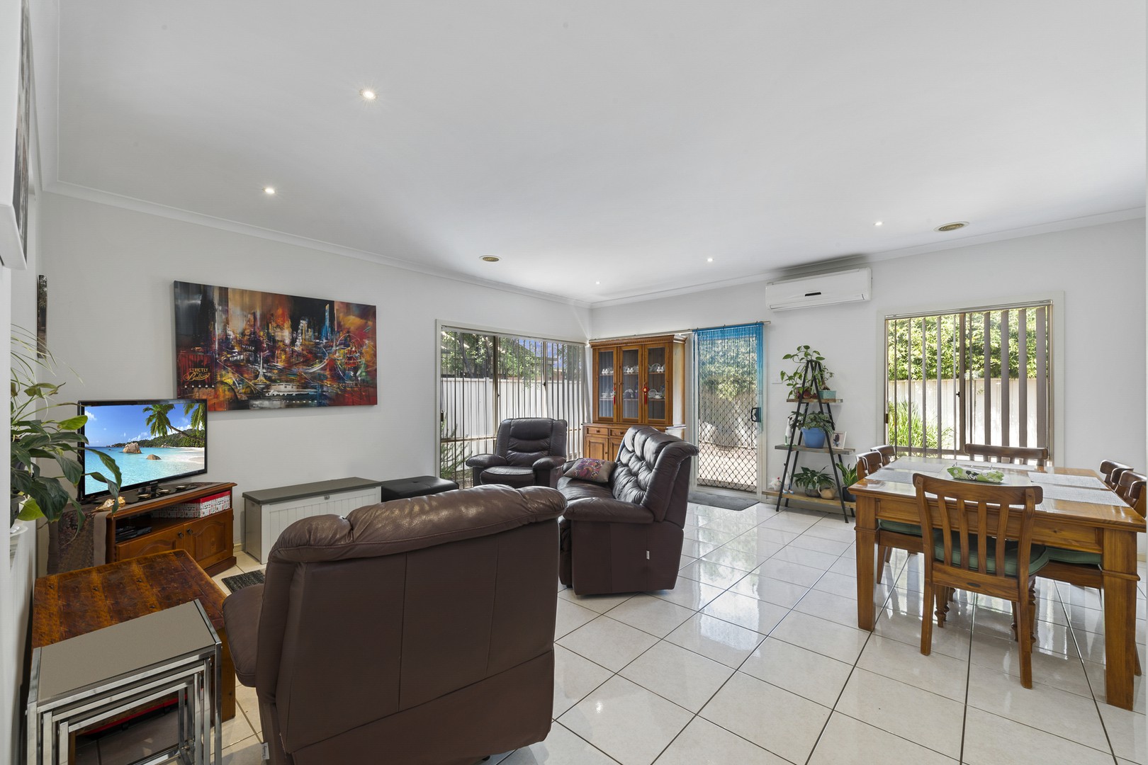 2 Muirhead Gardens, Caroline Springs, VIC 3023, Caroline Springs - Thumbnail 3