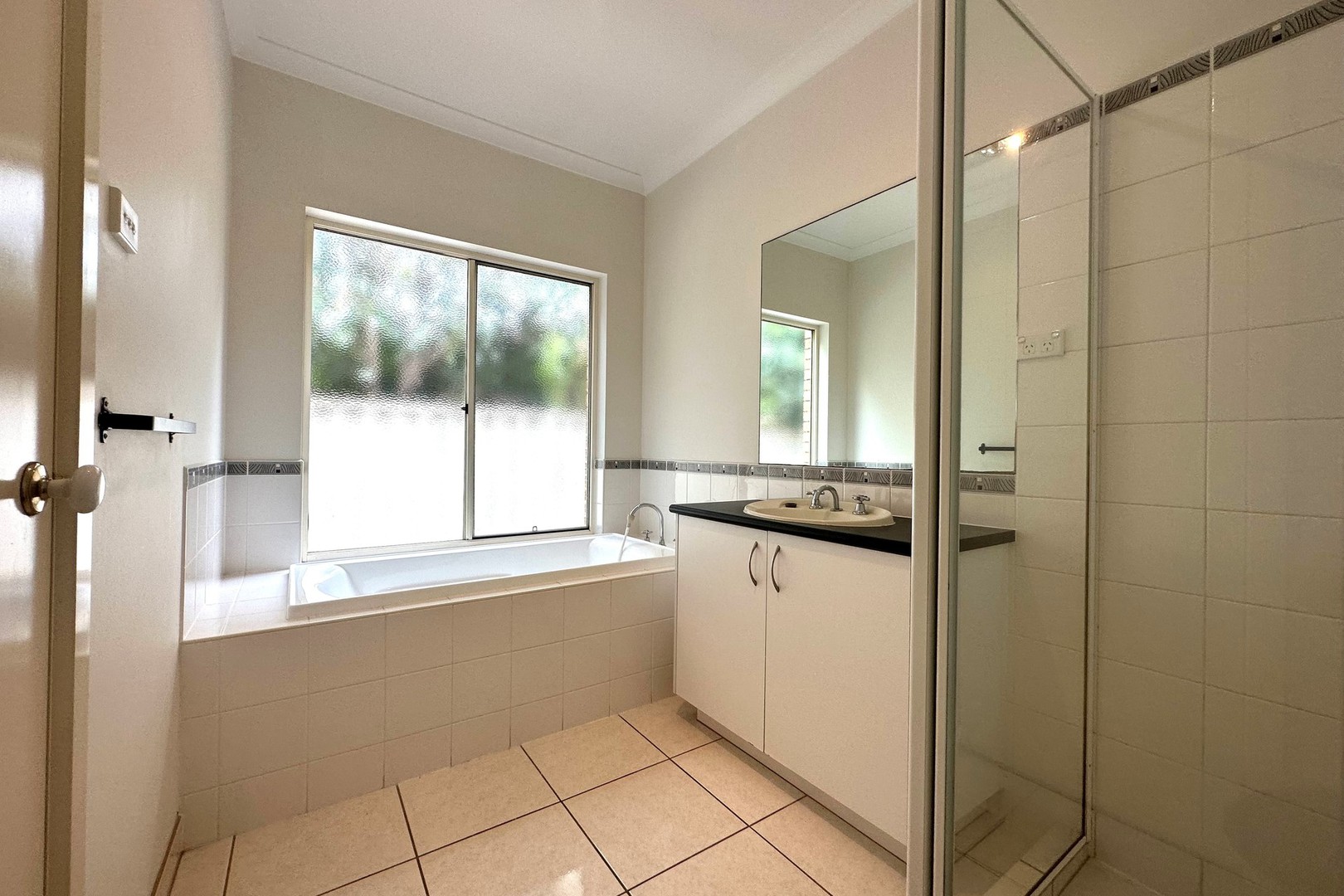2 Muirhead Gardens, Caroline Springs, VIC 3023, Caroline Springs - Thumbnail 7