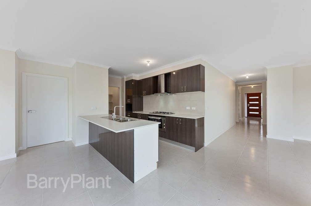 2 Myoora Street, Werribee, VIC 3030, Werribee - Thumbnail 2