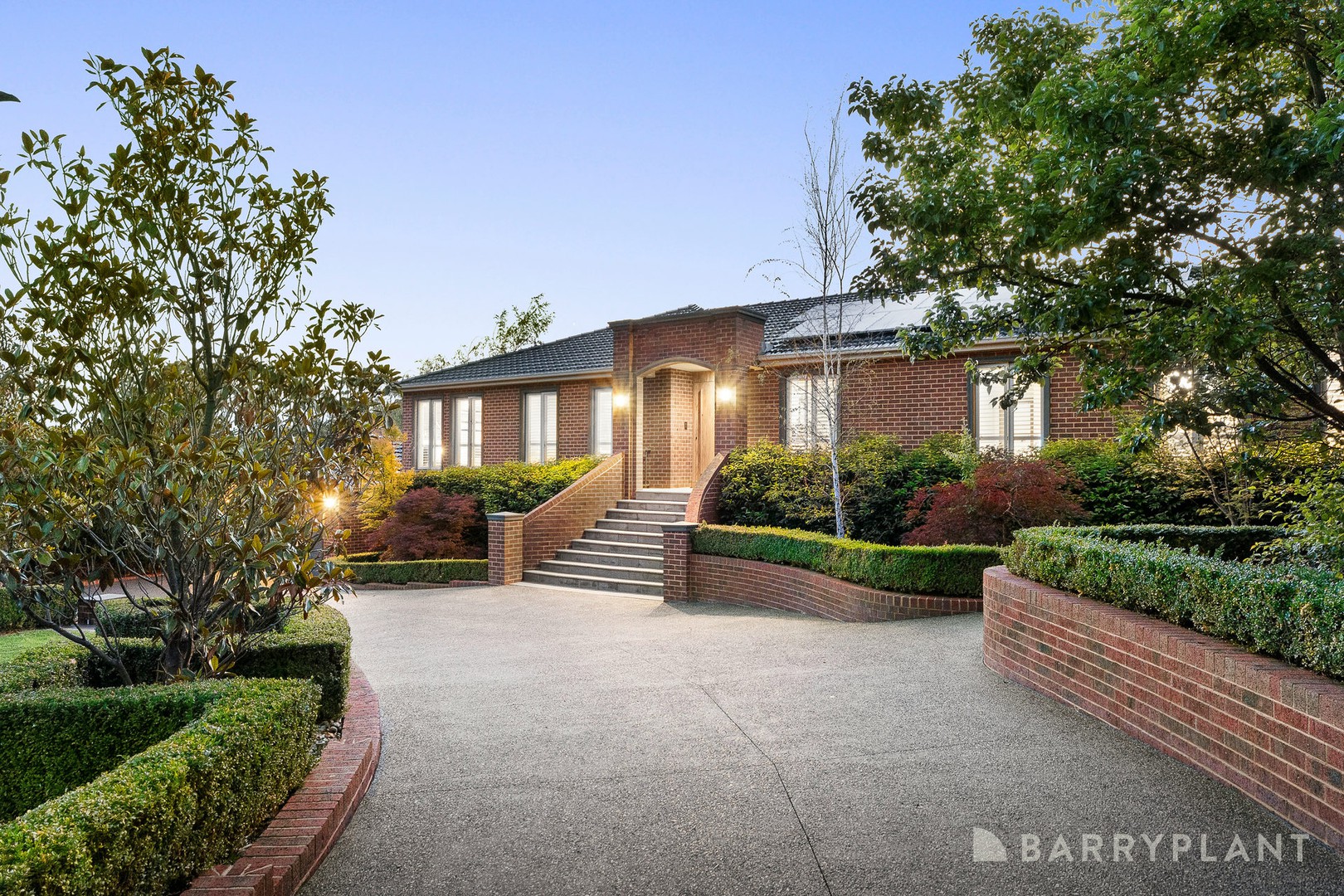 2 Natalie Court, Yarra Glen, VIC 3775 - Thumbnail 2 - 03/12/2025