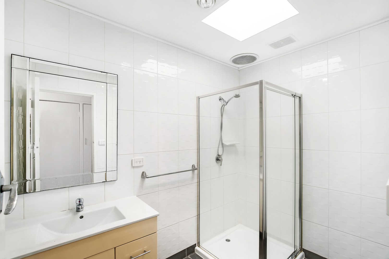 2 Norwood Court, Bundoora, VIC 3083 - Thumbnail 2 - 25/02/2026