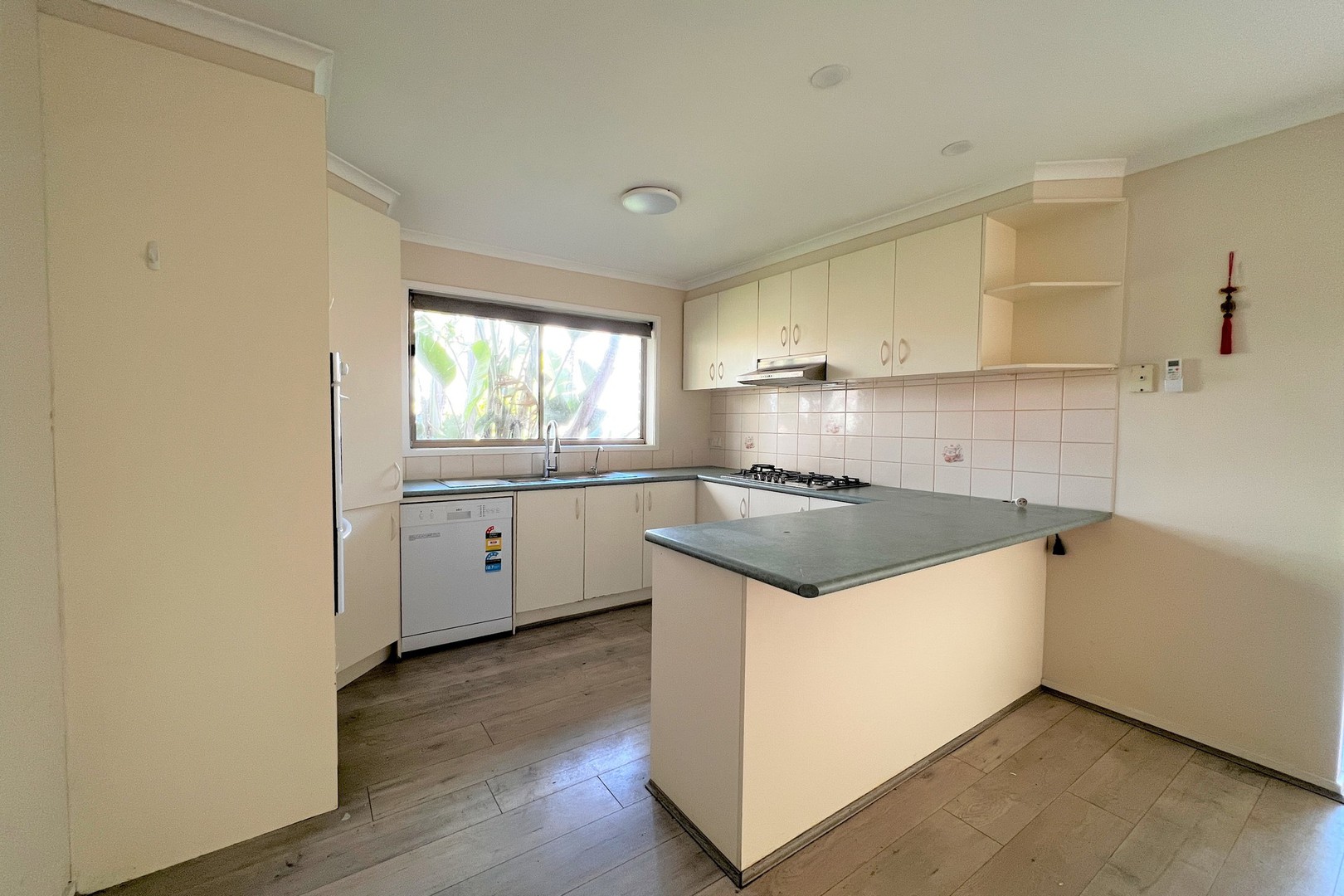2 Oakwood Court, Hillside, VIC 3037, Hillside - Thumbnail 3