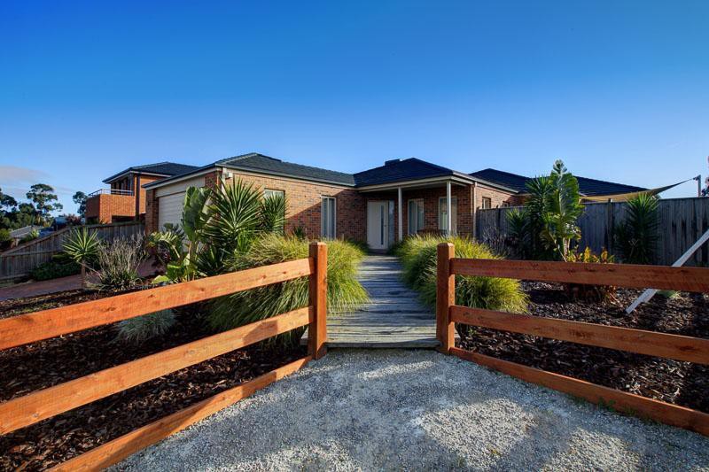 2 Ogle Way, Cranbourne North, VIC 3977, Cranbourne North - Thumbnail 2