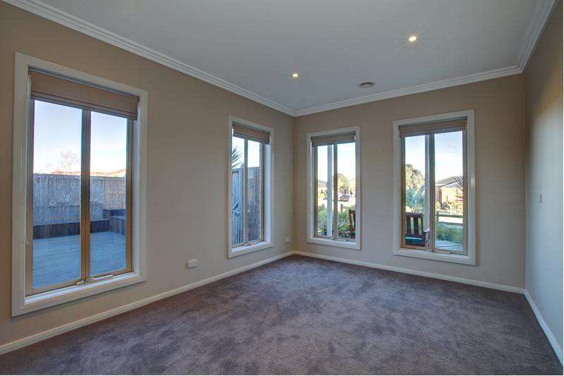 2 Ogle Way, Cranbourne North, VIC 3977, Cranbourne North - Thumbnail 3