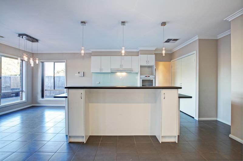 2 Ogle Way, Cranbourne North, VIC 3977, Cranbourne North - Thumbnail 4