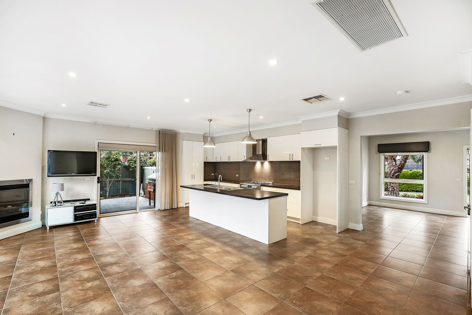 2 Oldmeadow Court, Bundoora, VIC 3083 - Thumbnail 1 - 27/04/2026