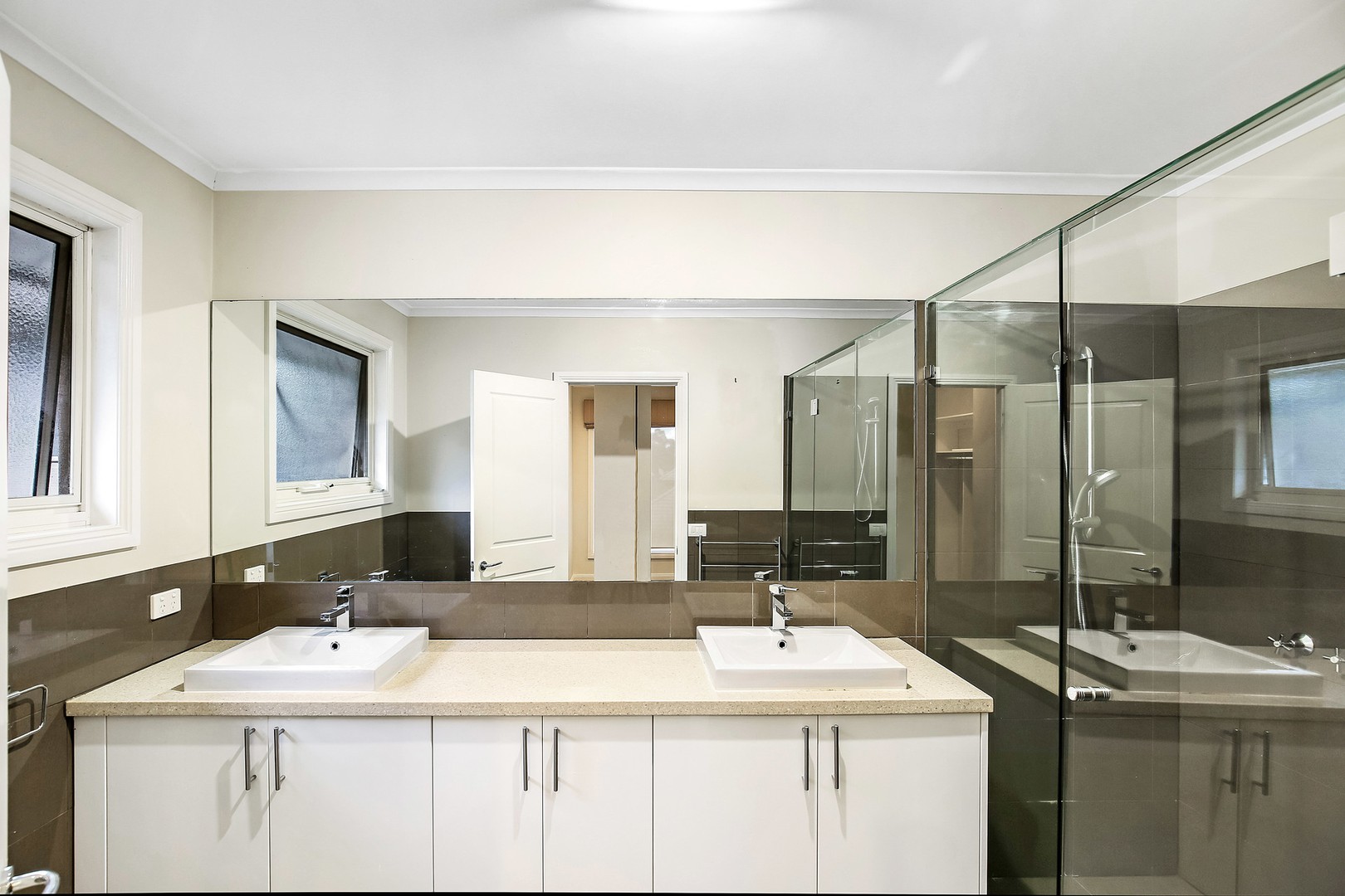 2 Oldmeadow Court, Bundoora, VIC 3083 - Thumbnail 2 - 27/04/2026