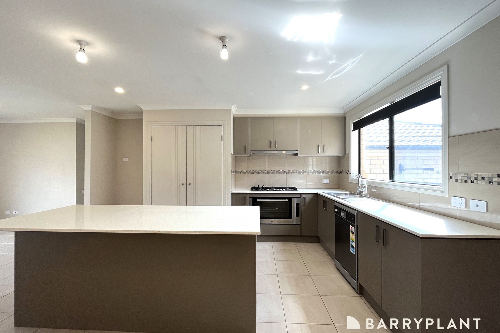 2 Orchard Court, Drouin, VIC 3818 - Thumbnail 1 - 27/04/2026