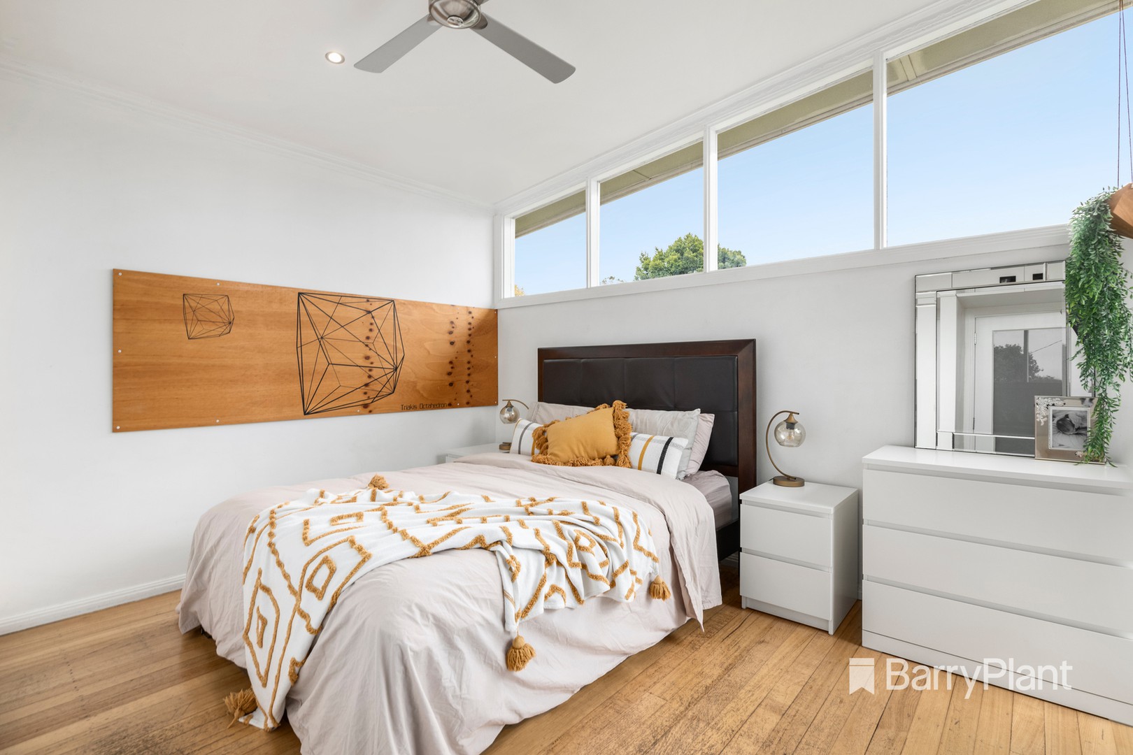 2 Pine Grove, Tyabb, VIC 3913 - Thumbnail 2 - 31/03/2023