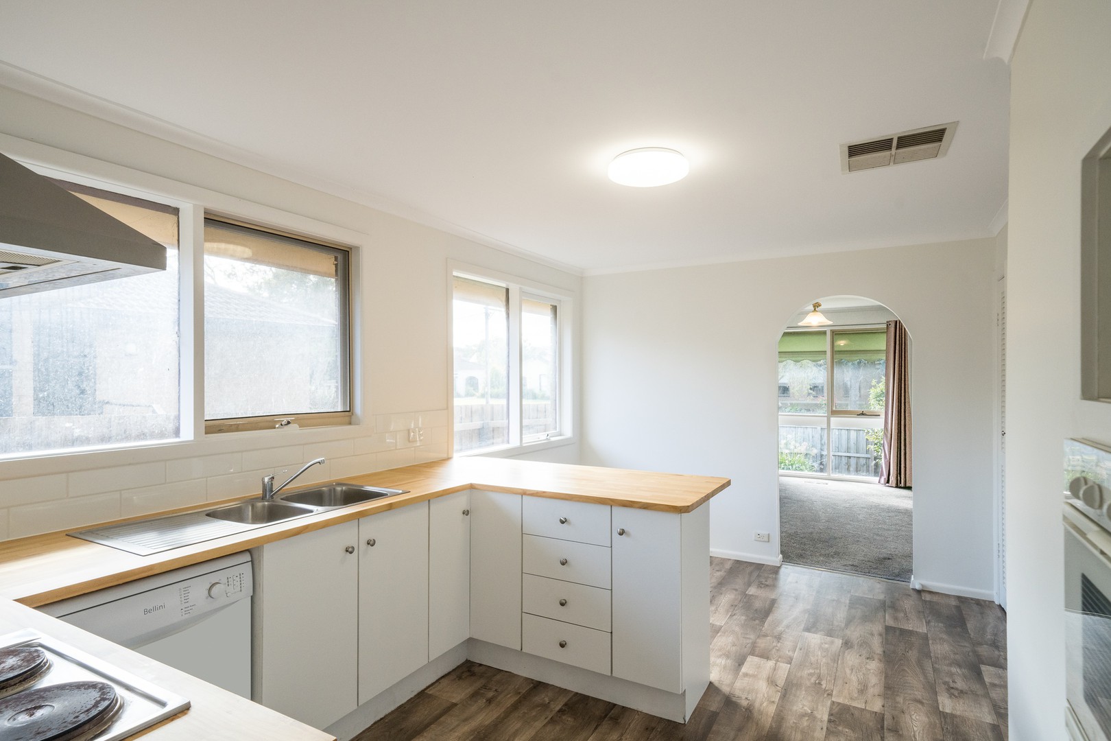 2 Polwarth Crescent, Belmont, VIC 3216 - Thumbnail 2 - 15/12/2022