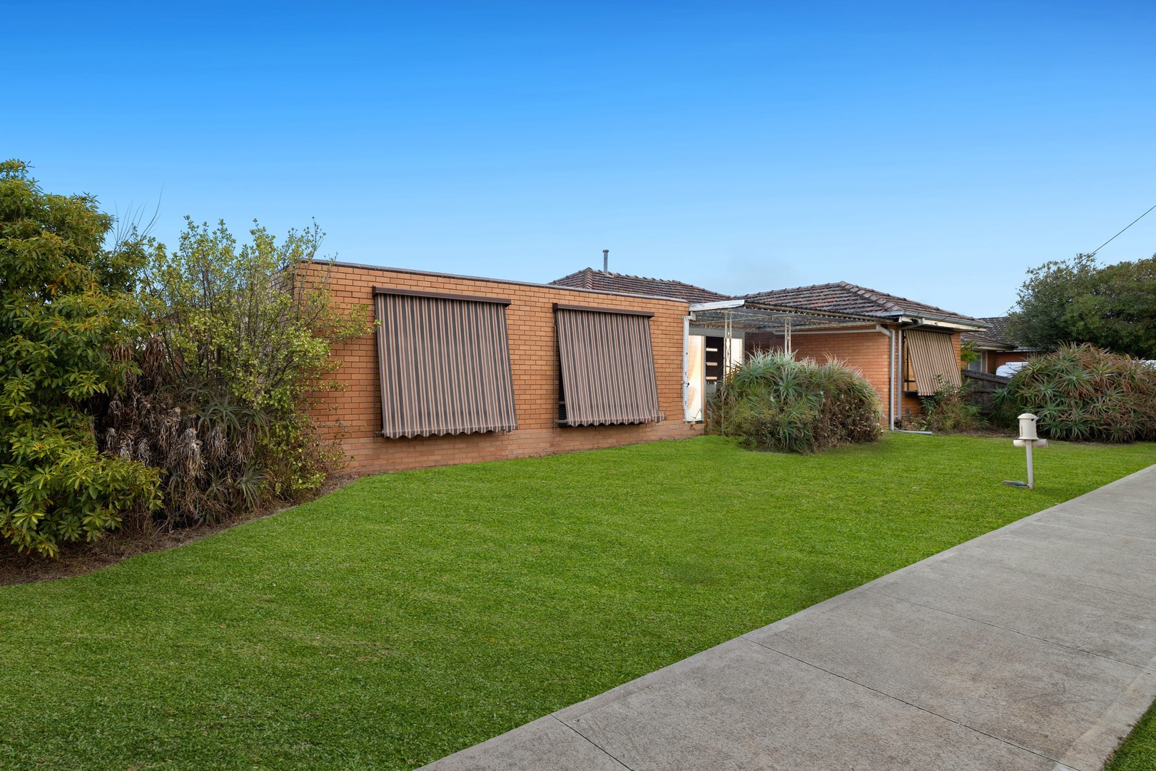 2 Powell Drive, Hoppers Crossing, VIC 3029 - Thumbnail 2 - 30/05/2025
