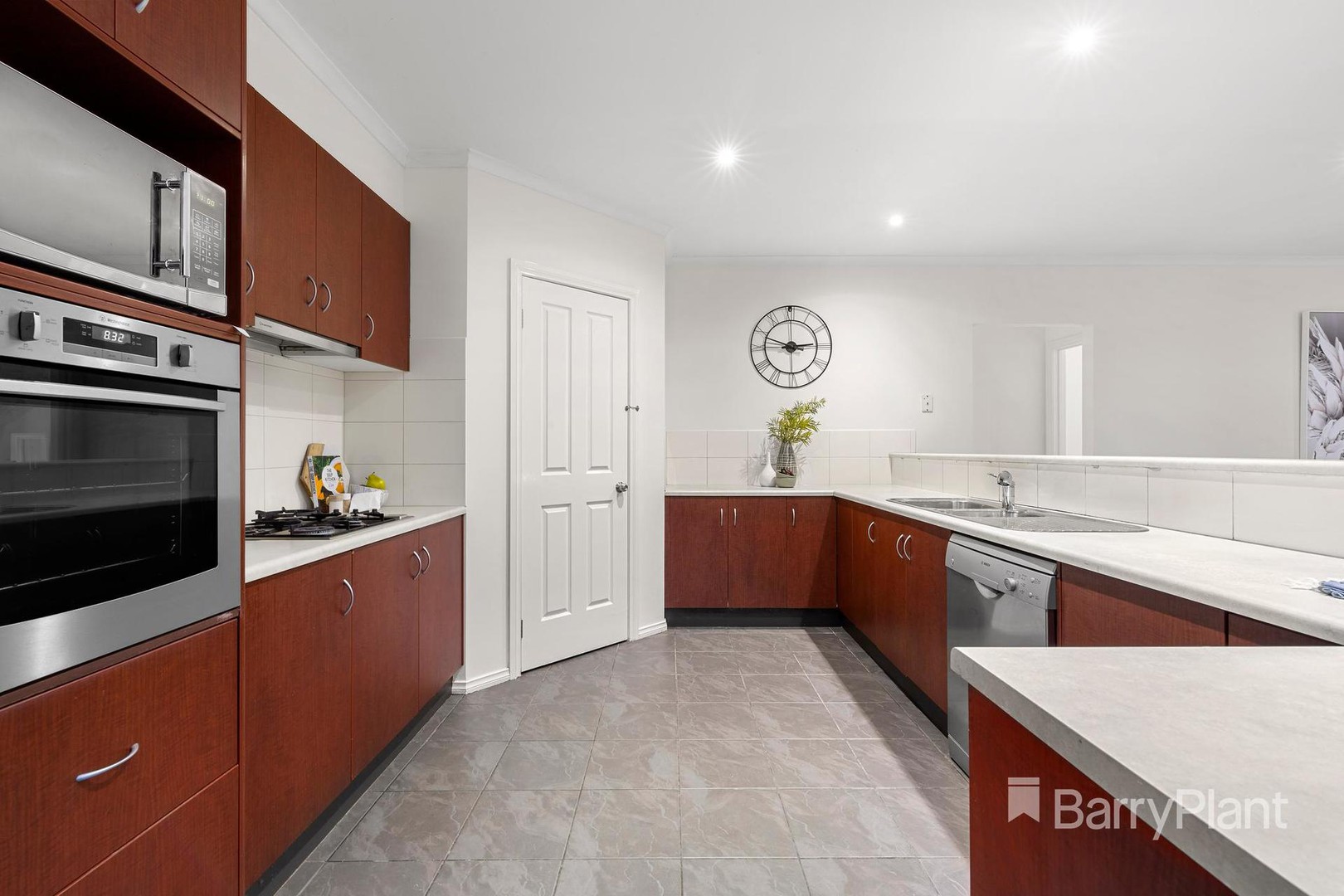2 Princetown Drive, South Morang, VIC 3752, South Morang - Thumbnail 3