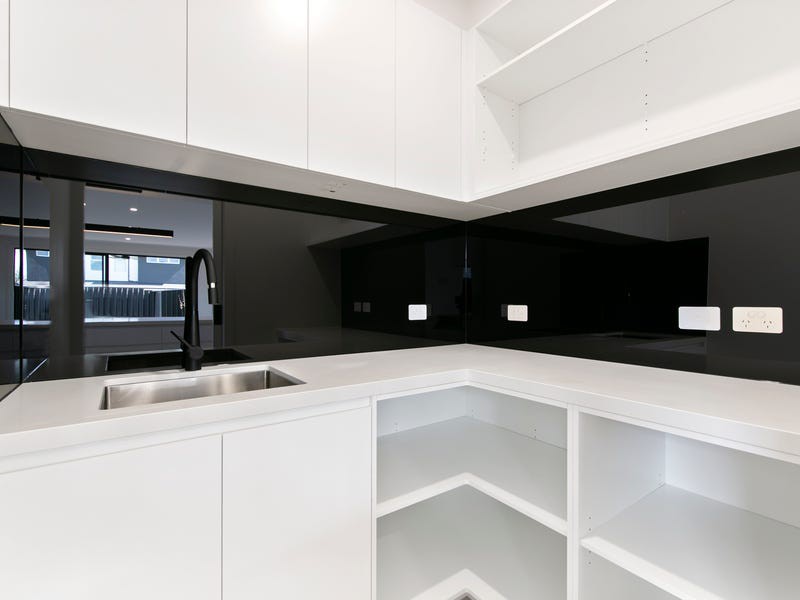 2 Raglan Street, Avondale Heights, VIC 3034, Avondale Heights - Thumbnail 4