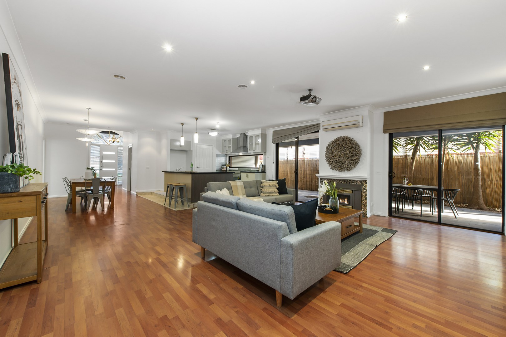 2 Reigate Street, Caroline Springs, VIC 3023, Caroline Springs - Thumbnail 4