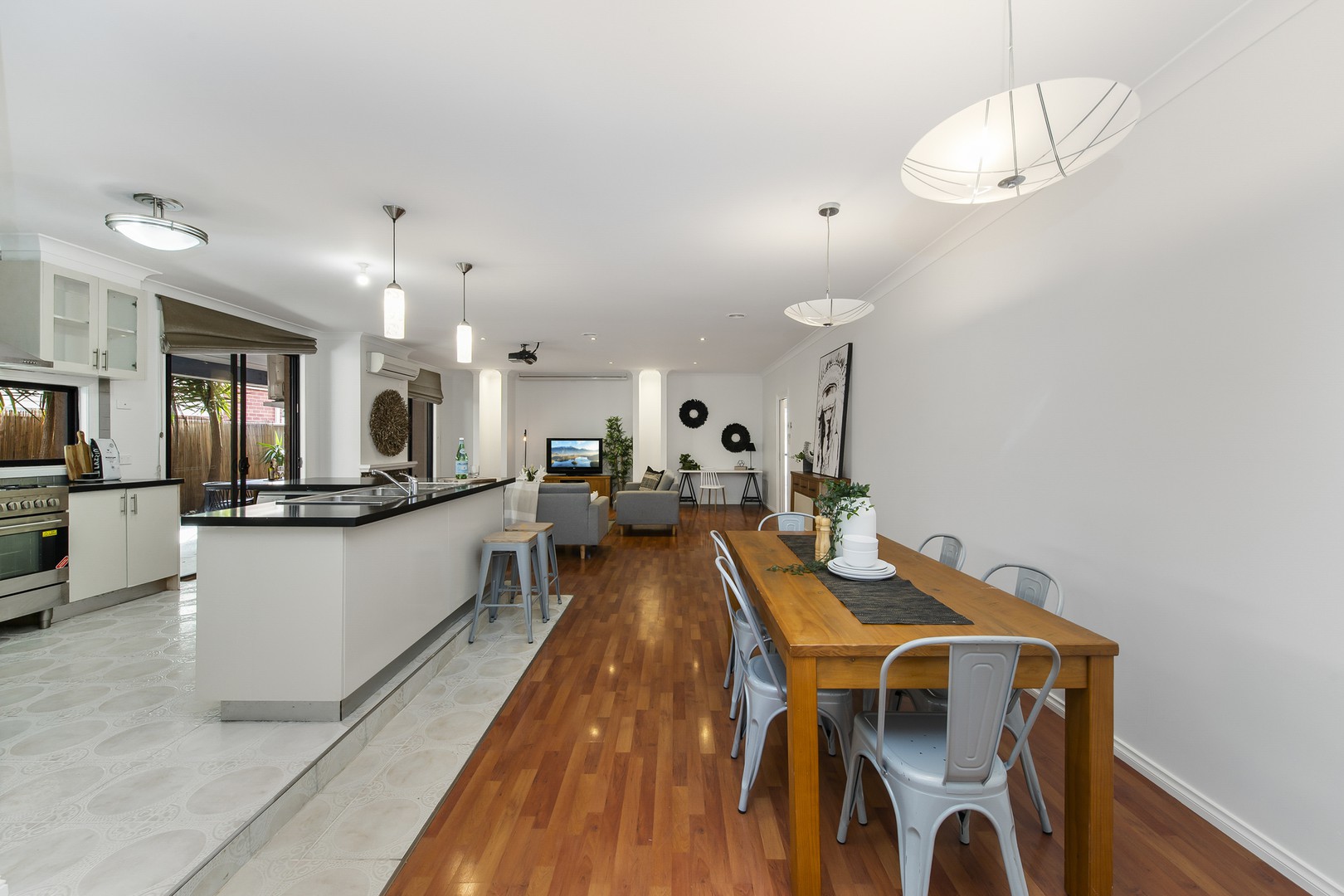 2 Reigate Street, Caroline Springs, VIC 3023, Caroline Springs - Thumbnail 6