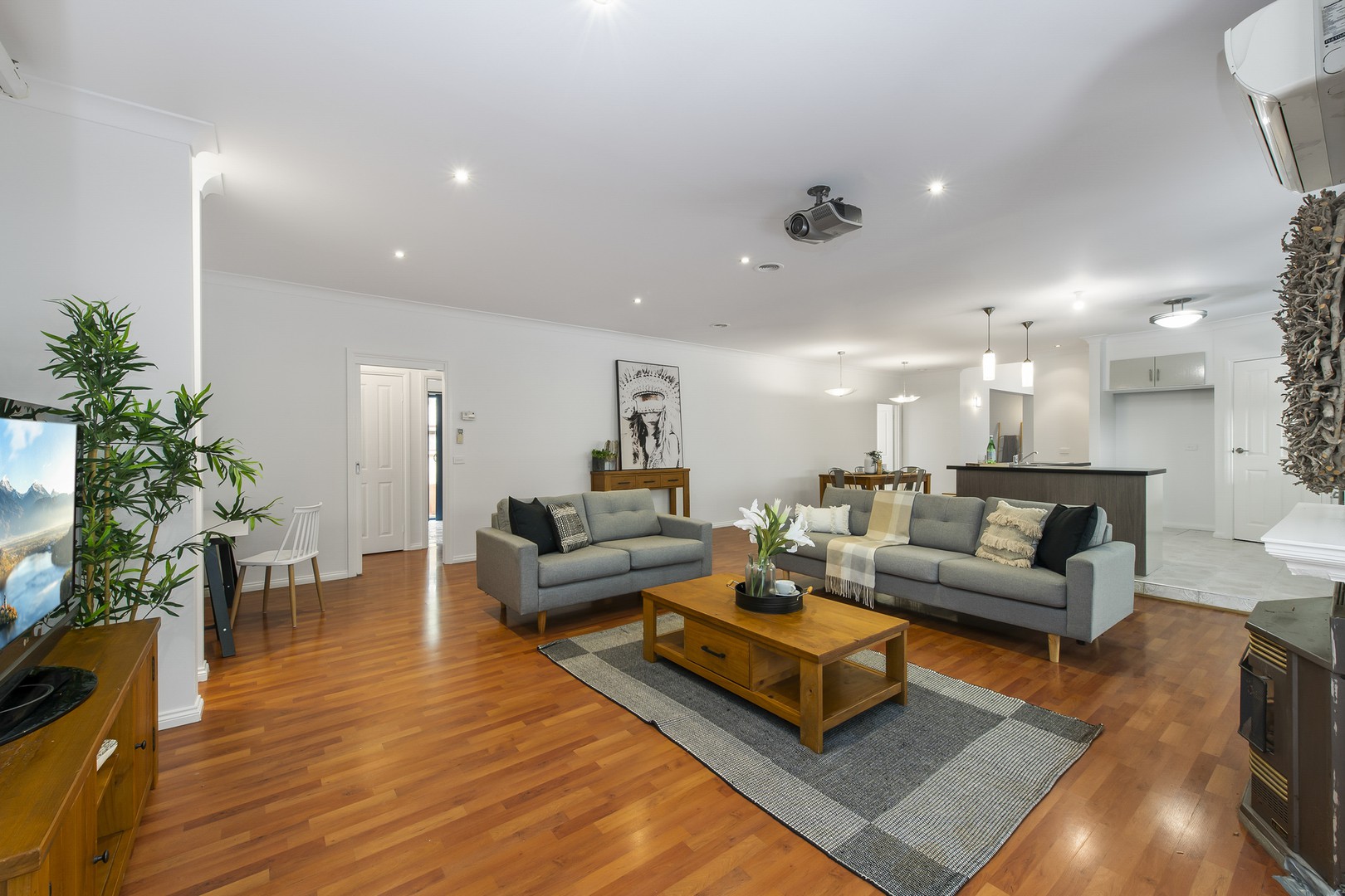 2 Reigate Street, Caroline Springs, VIC 3023, Caroline Springs - Thumbnail 7