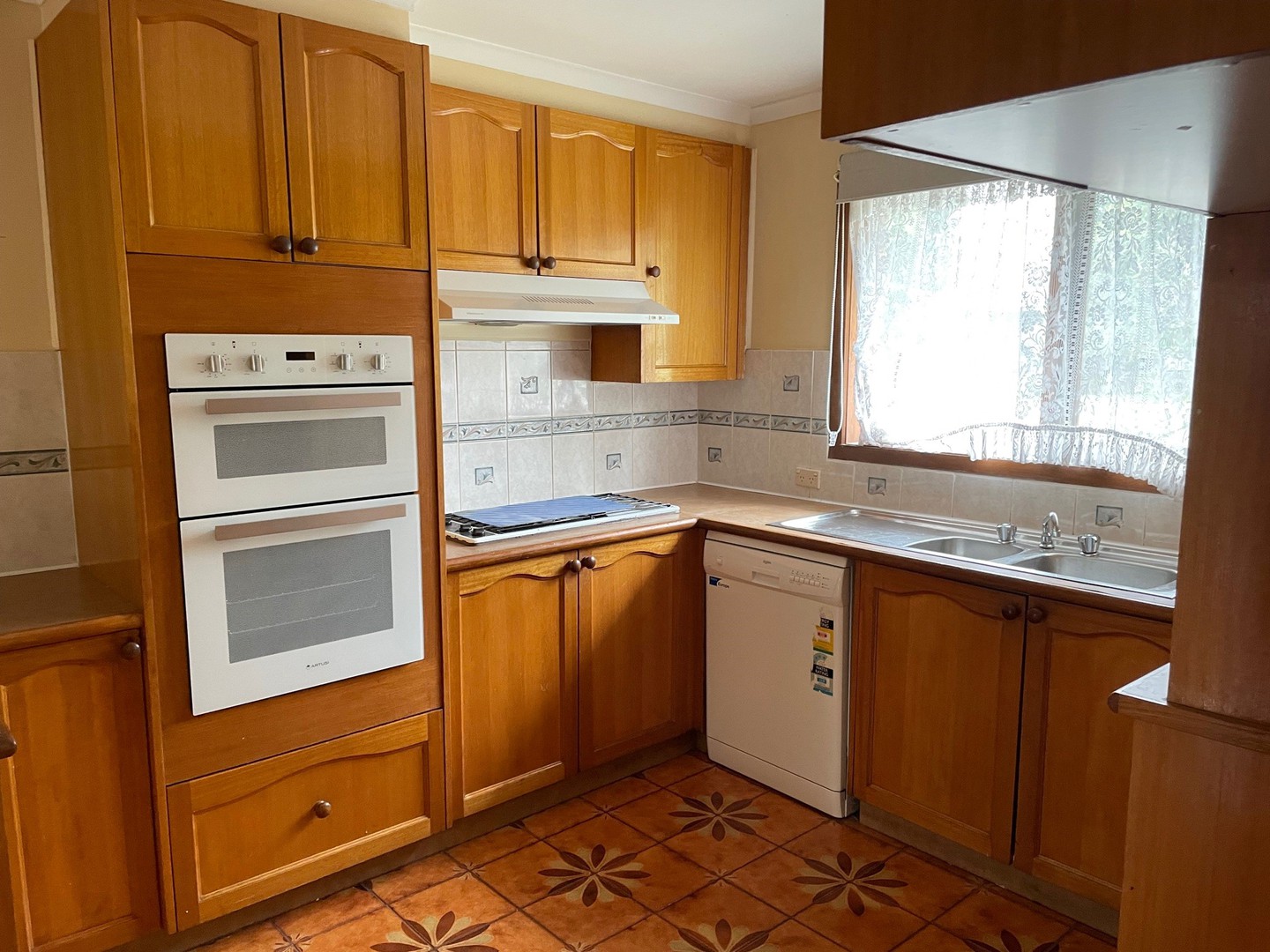 2 Reita Avenue, Wantirna, VIC 3152, Wantirna - Thumbnail 3