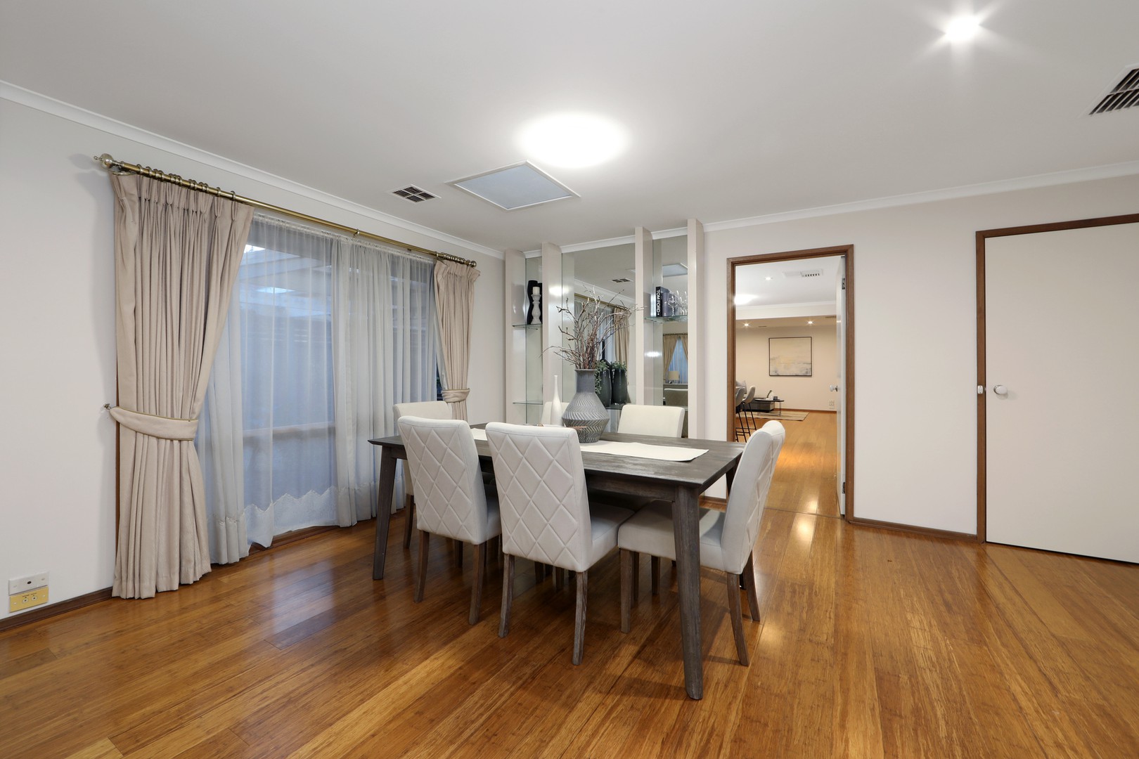 2 Rigby Mews, Rowville, VIC 3178, Rowville - Thumbnail 4