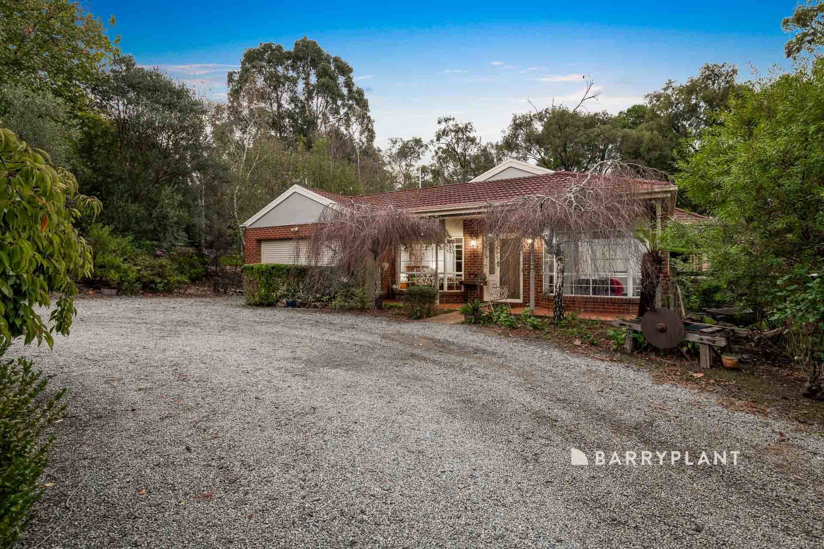 2 Robin Hood Way, Drouin, VIC 3818 - Thumbnail 2 - 05/05/2025