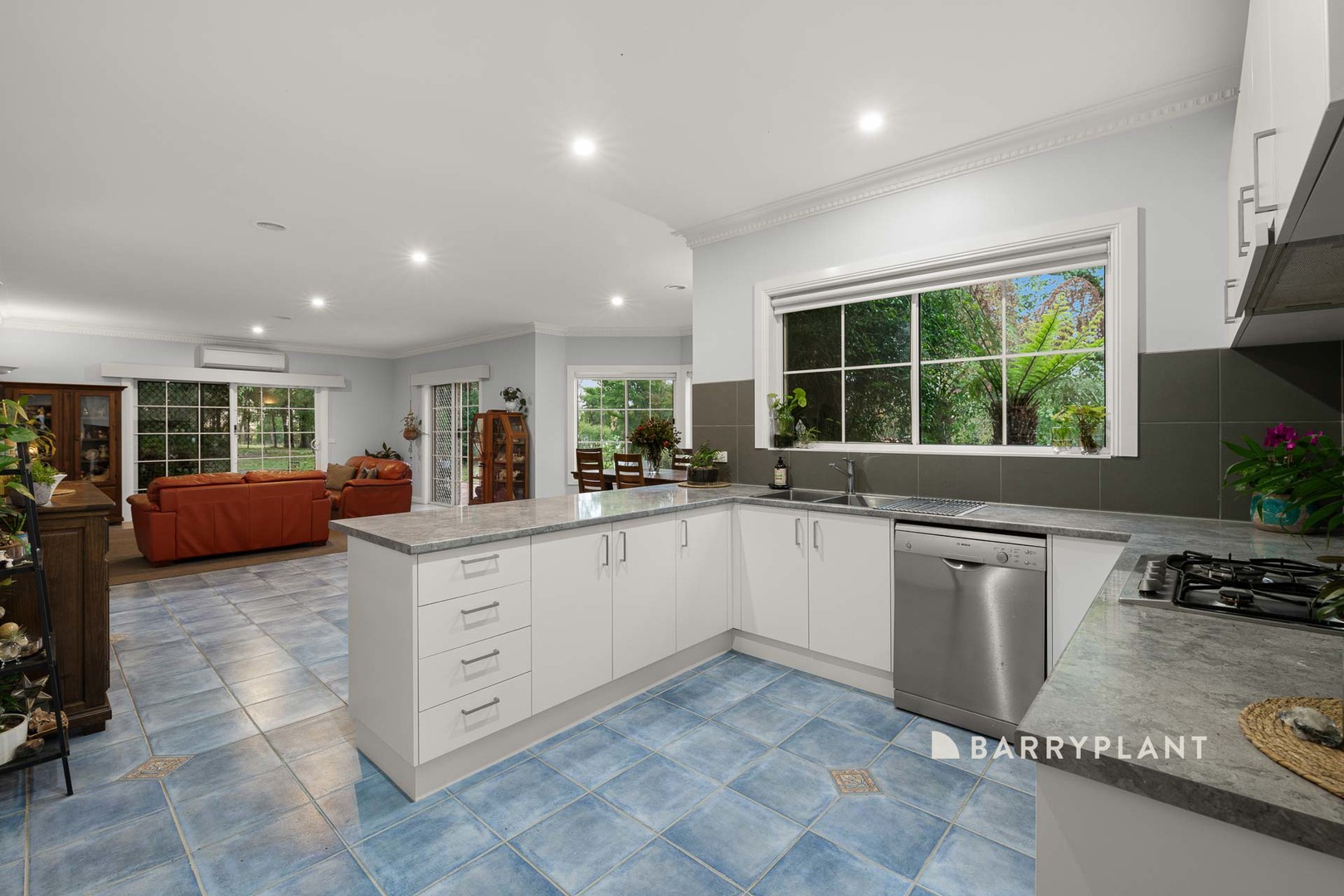2 Robin Hood Way, Drouin, VIC 3818, Drouin - Thumbnail 4