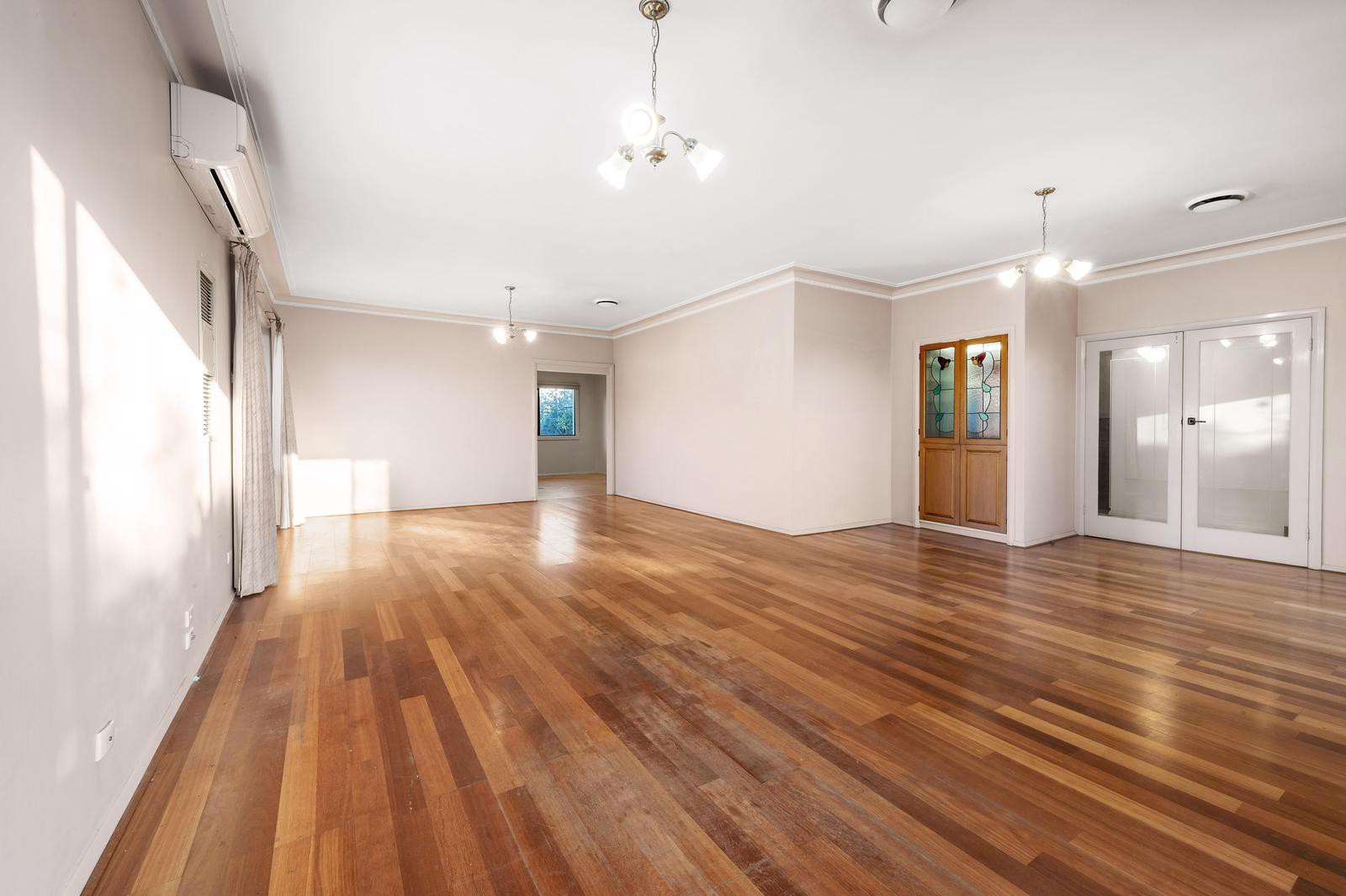 2 Robinson Grove, Bulleen, VIC 3105 - Thumbnail 2 - 18/05/2023