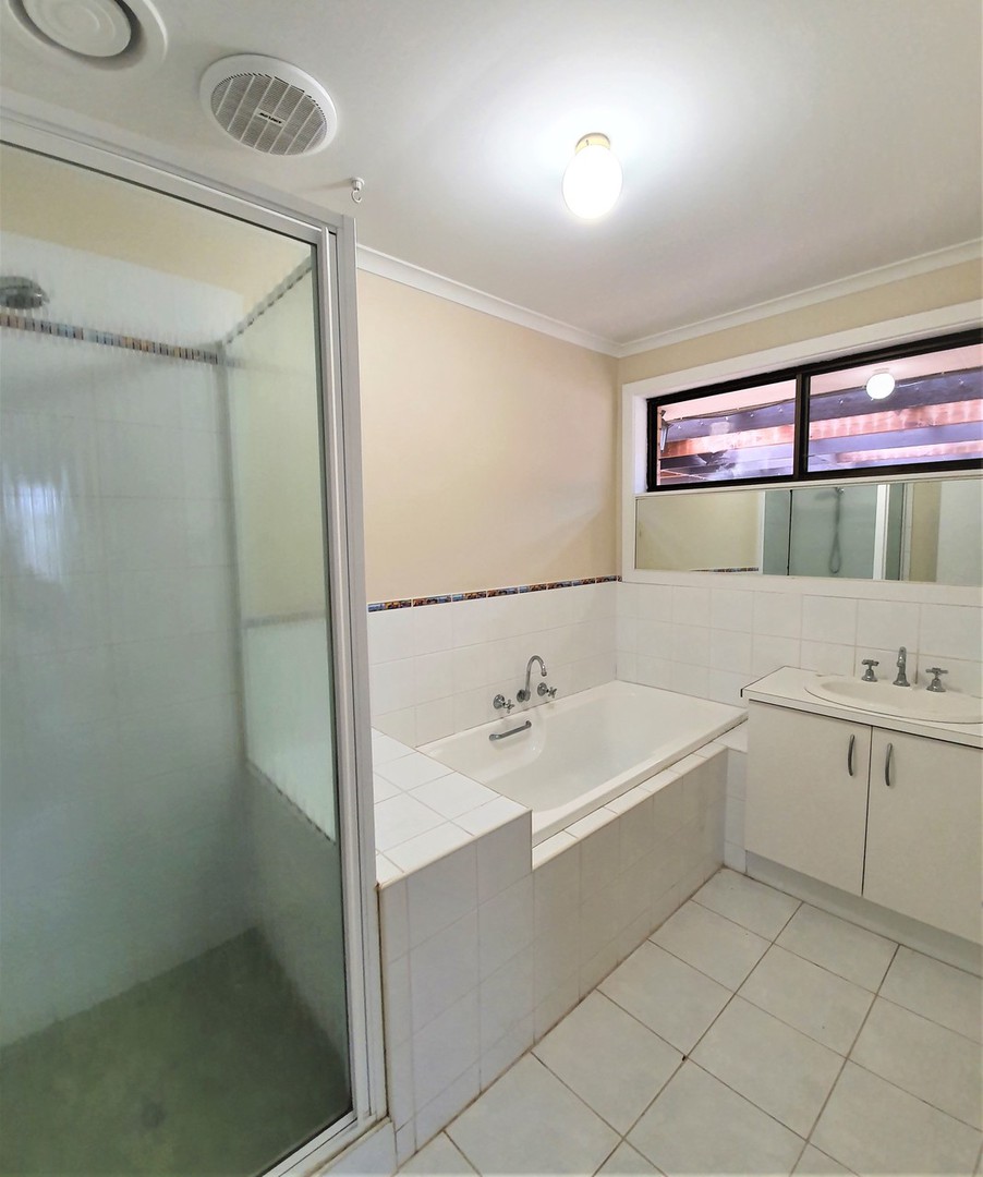2 Rosina Drive, Melton West, VIC 3337, Melton West - Thumbnail 5