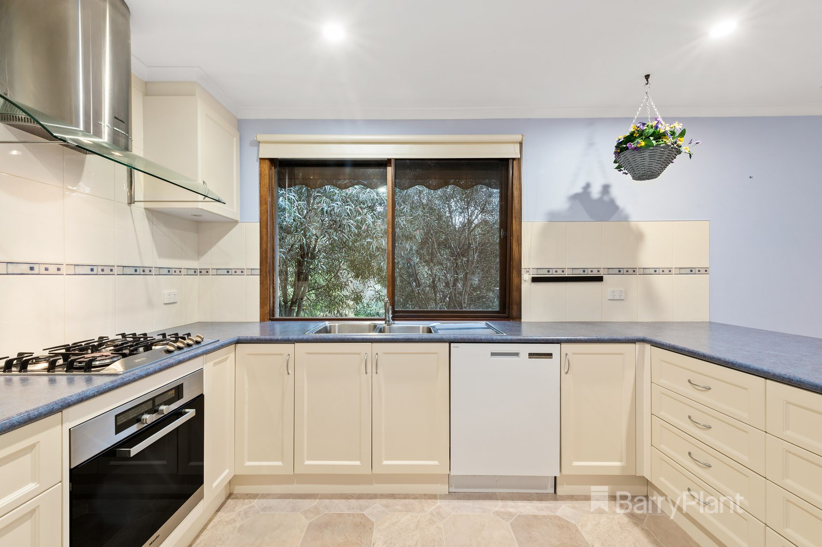 2 Rothwell Court, Mitcham, VIC 3132, Mitcham - Thumbnail 2