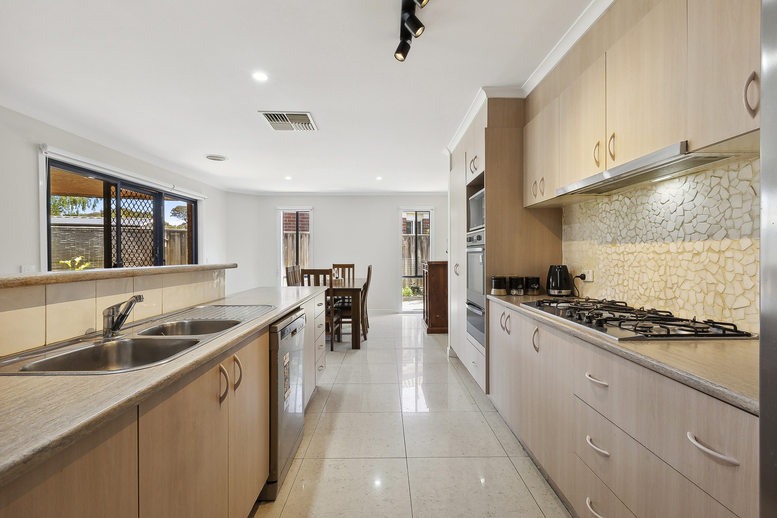 2 Royal Court, Narre Warren South, VIC 3805, Narre Warren South - Thumbnail 3