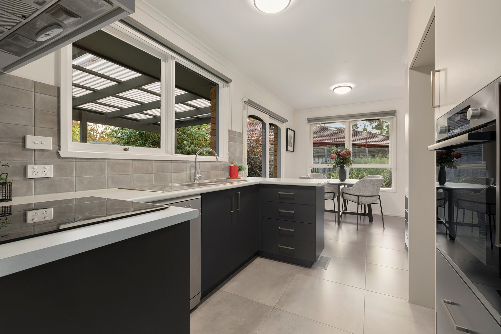 2 Rozelle Avenue, Ringwood East, VIC 3135, Ringwood East - Thumbnail 2
