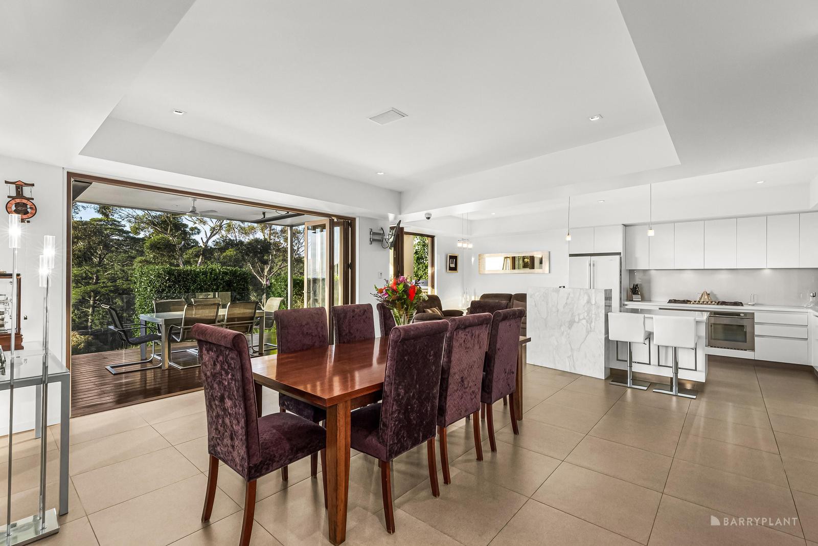 2 Ruffey Lake Court, Doncaster, VIC 3108, Doncaster - Thumbnail 3