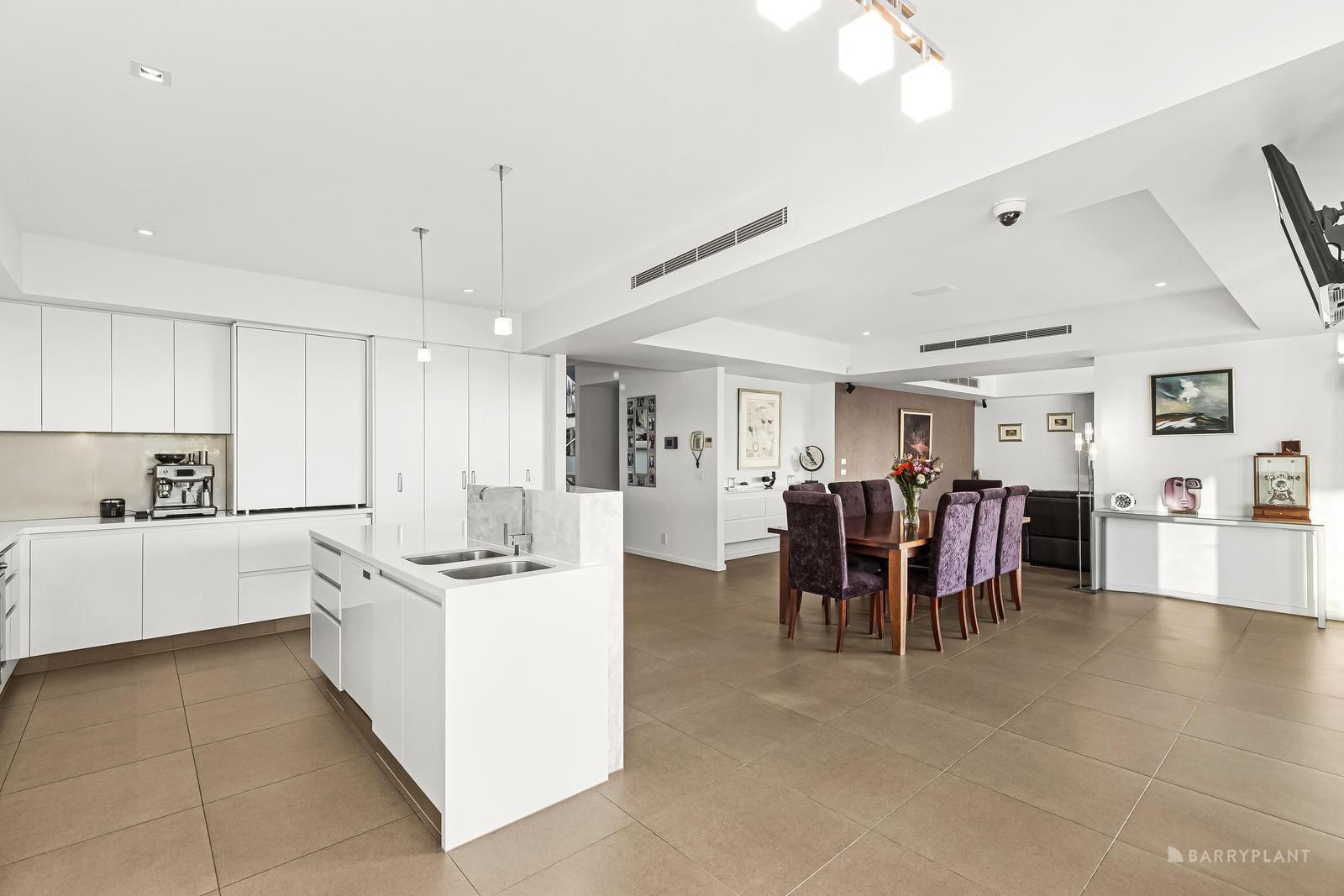2 Ruffey Lake Court, Doncaster, VIC 3108, Doncaster - Thumbnail 4