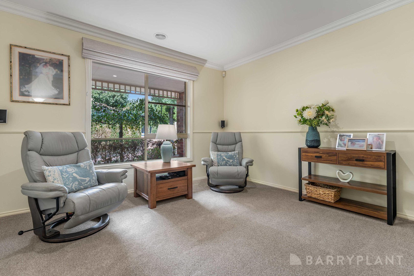 2 Saltair Court, Berwick, VIC 3806 - Thumbnail 2 - 08/04/2026