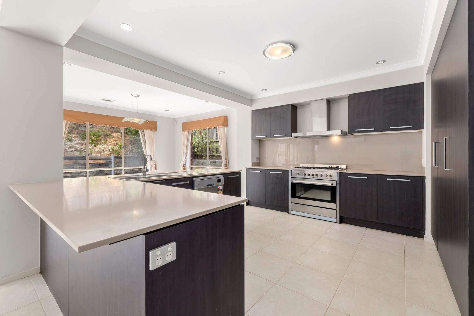 2 Sanctuary  CourtDiamond Creek, VIC 3089  - Leased, Diamond Creek - Thumbnail 2