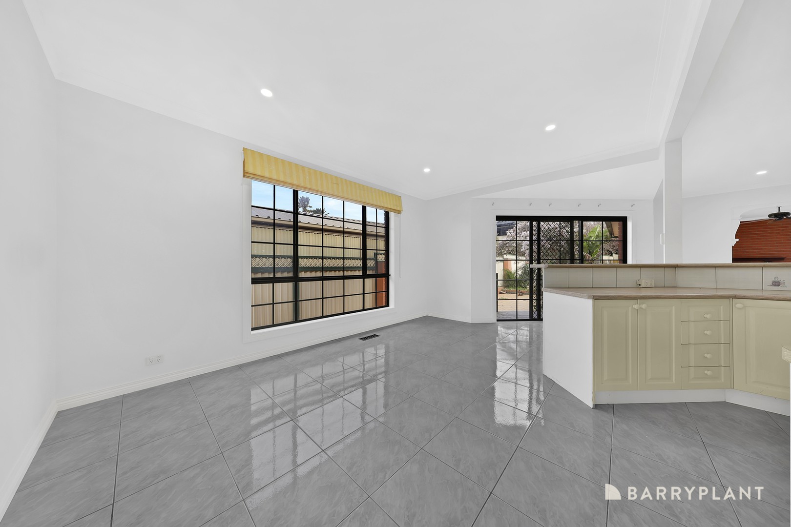2 Silverthorn Court, Mill Park, VIC 3082, Mill Park - Thumbnail 3