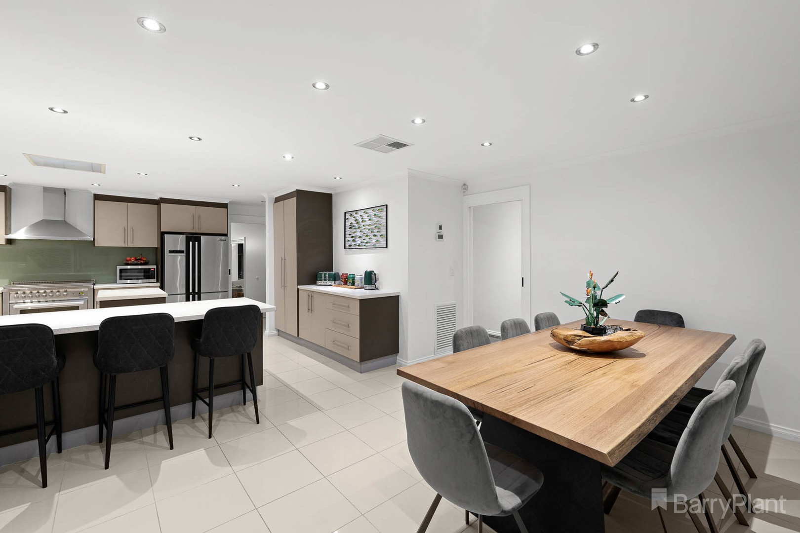 2 Slater Court, Narre Warren, VIC 3805, Narre Warren - Thumbnail 4