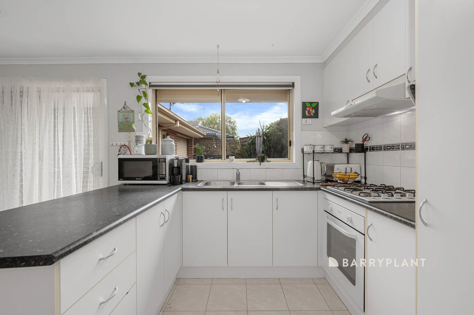 2 Snow Gum Court, Pakenham, VIC 3810 - Thumbnail 2 - 26/09/2024