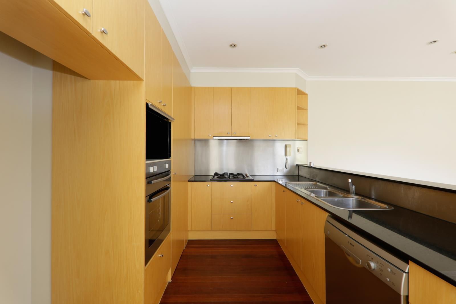 2 Strathaird Mews, Port Melbourne, VIC 3207, Port Melbourne - Thumbnail 3
