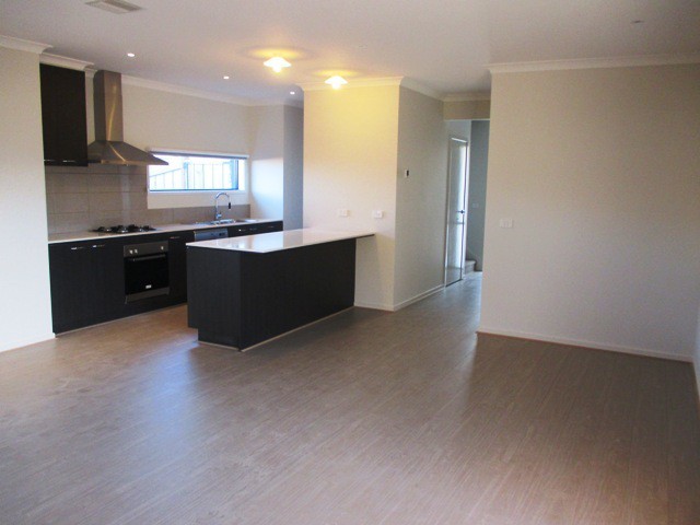2 Suva Street, Point Cook, VIC 3030, Point Cook - Thumbnail 4