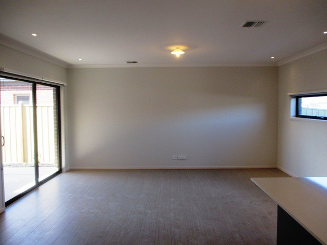 2 Suva Street, Point Cook, VIC 3030, Point Cook - Thumbnail 7