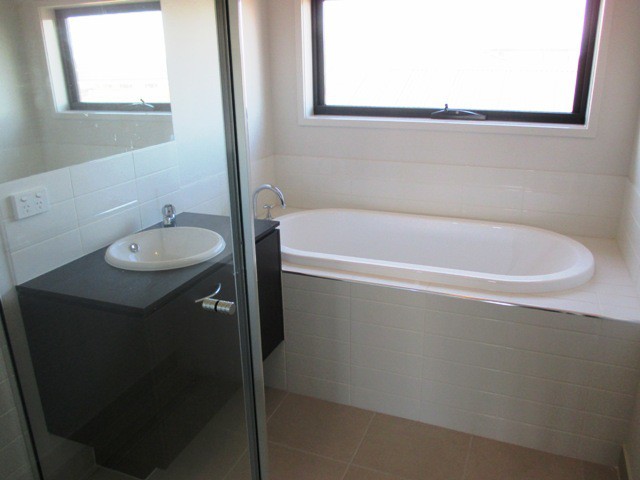 2 Suva Street, Point Cook, VIC 3030, Point Cook - Thumbnail 8