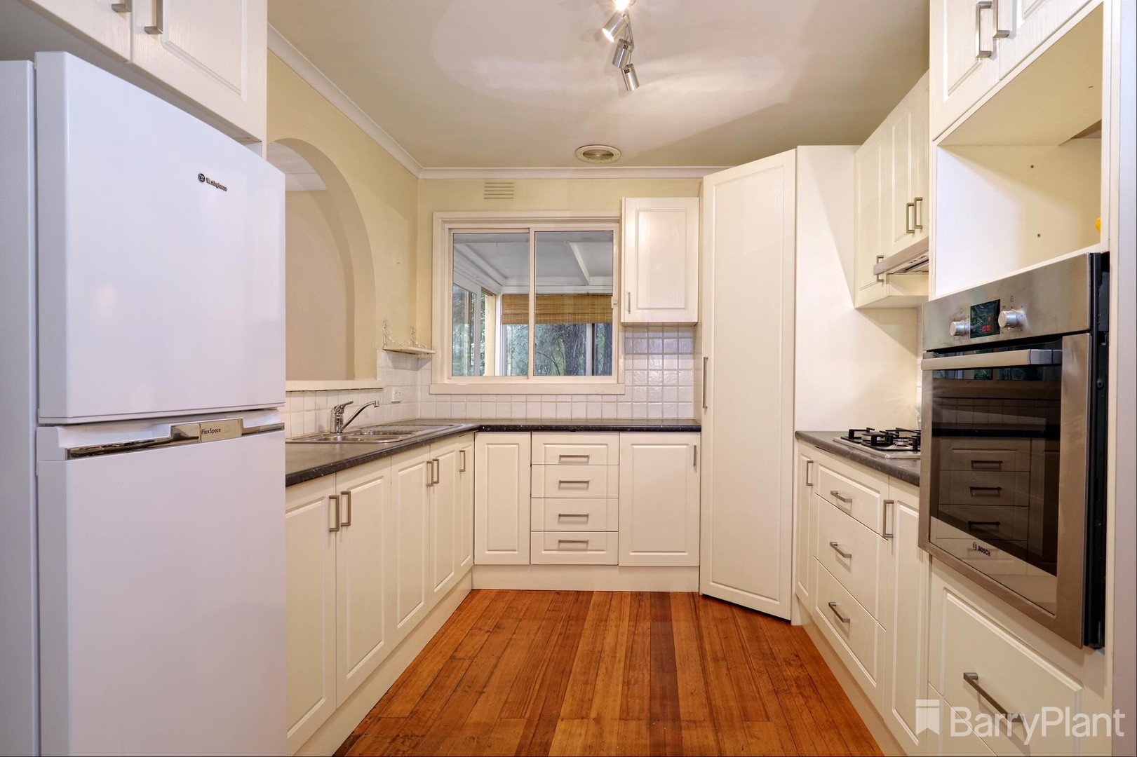 2 Symons Road, Avonsleigh, VIC 3782, Avonsleigh - Thumbnail 4