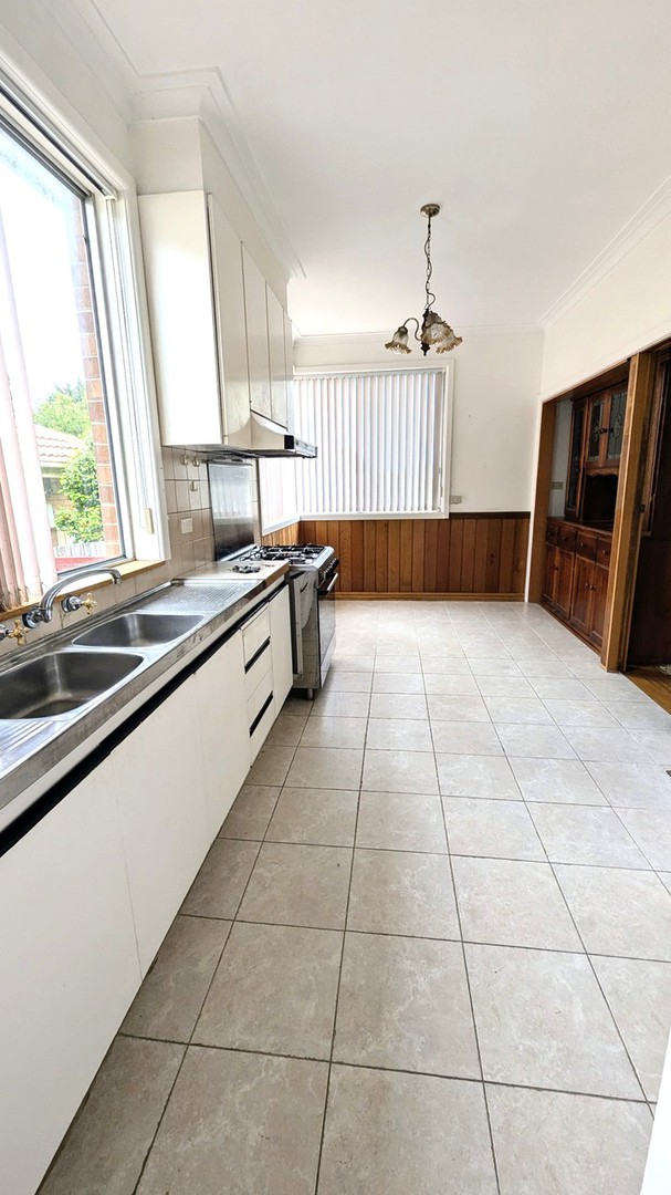 2 Talbot Road, Mount Waverley, VIC 3149, Mount Waverley - Thumbnail 3