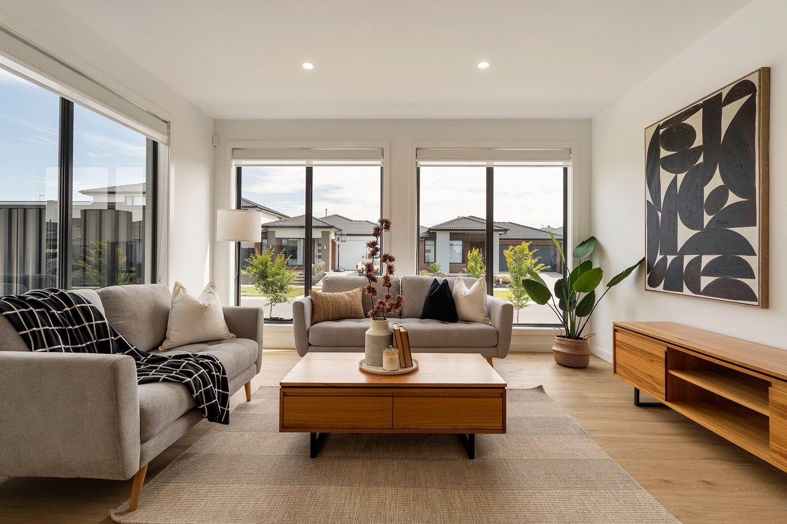 2 Taloumbi Crescent, Greenvale, VIC 3059 - Thumbnail 2 - 13/01/2026